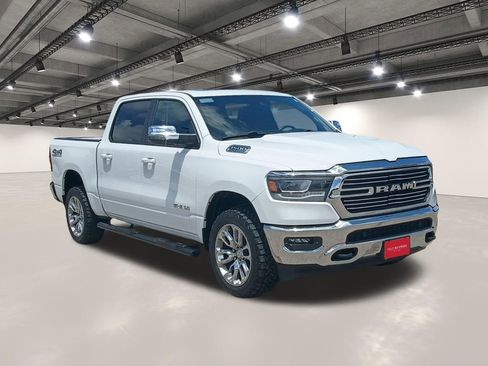Used 2023 RAM 1500 Laramie AWD/4WD image 2