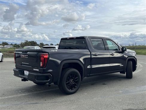 New 2026 GMC Sierra 1500 Elevation image 3