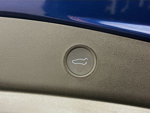 Used 2022 Tesla Model 3 Performance image 30