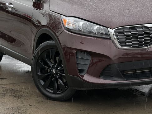 Used 2019 Kia Sorento S image 9
