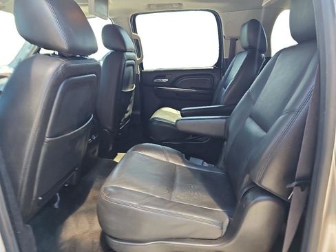 Used 2013 GMC Yukon XL Denali AWD/4WD image 8
