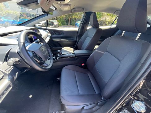 Used 2025 Toyota Prius LE FWD image 24