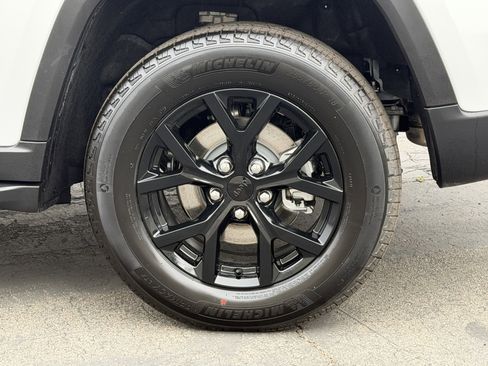 New 2026 Jeep Grand Cherokee Altitude image 18