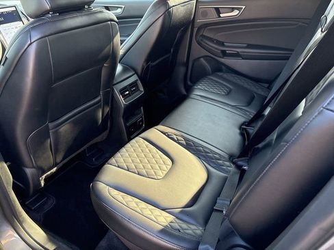 Used 2024 Ford Edge Titanium image 16