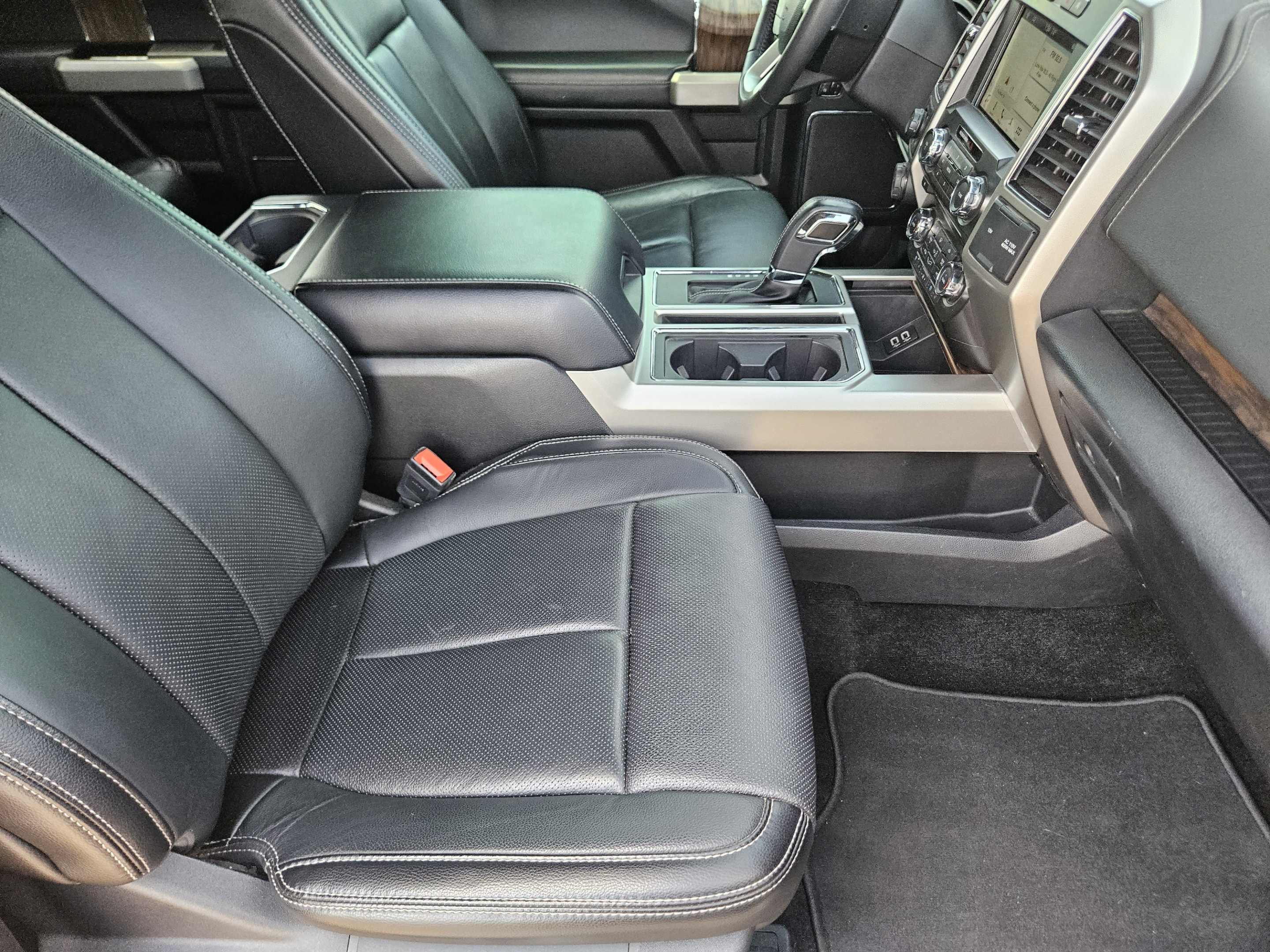 Used 2018 Ford F150 Lariat RWD image 6