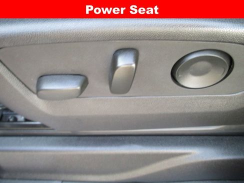 Used 2022 GMC Yukon SLT w/ SLT Premium Package image 30