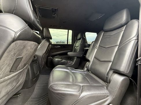 Used 2017 Cadillac Escalade ESV Platinum image 24