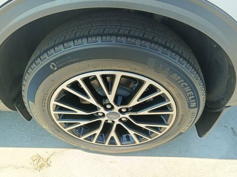 Used 2022 Ford Escape SEL image 18