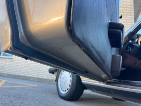 Used 1987 Mercedes-Benz 560 SL image 31