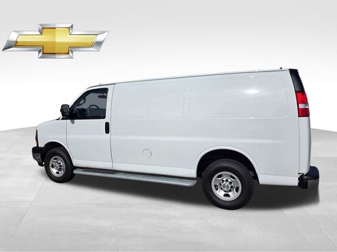 Used 2024 Chevrolet Express 2500 w/ Driver Convenience Package image 4