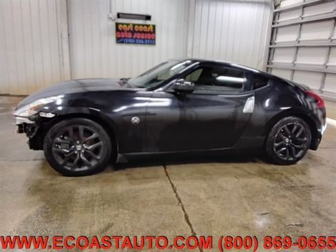 Used 2017 Nissan 370Z Coupe RWD image 5