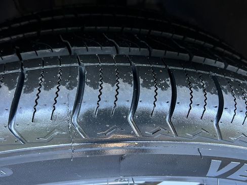 Used 2023 Kia Telluride EX w/ EX Captain's Chair Package image 27