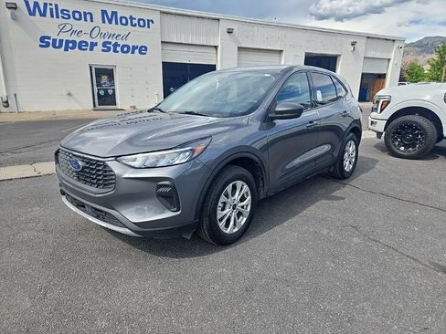 Used 2025 Ford Escape Active AWD/4WD image 1