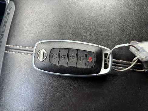 Used 2025 Nissan Pathfinder SV AWD/4WD image 21