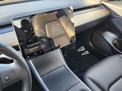 Used 2019 Tesla Model 3 Standard Range image 27