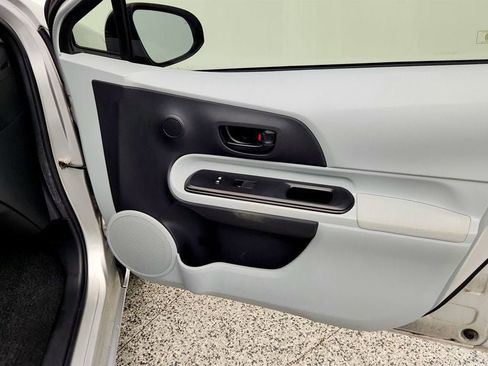 Used 2012 Toyota Prius C One FWD image 24
