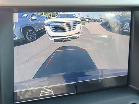 Used 2023 GMC Acadia SLE w/ Elevation Edition image 14