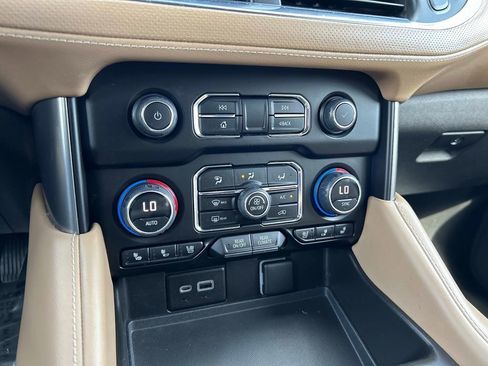 Used 2023 Chevrolet Tahoe Premier AWD/4WD image 35