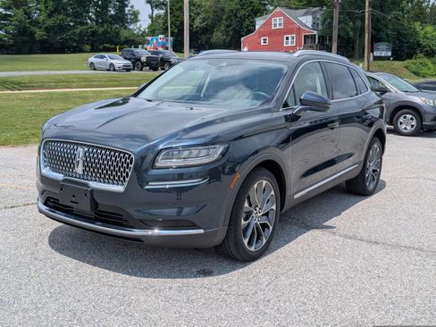 Used 2022 Lincoln Nautilus Reserve AWD/4WD image 7