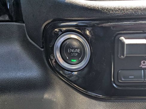 Used 2025 GMC Sierra 1500 SLT AWD/4WD image 28