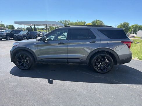 Used 2023 Ford Explorer ST-Line w/ Class IV Trailer Tow Package AWD/4WD image 7
