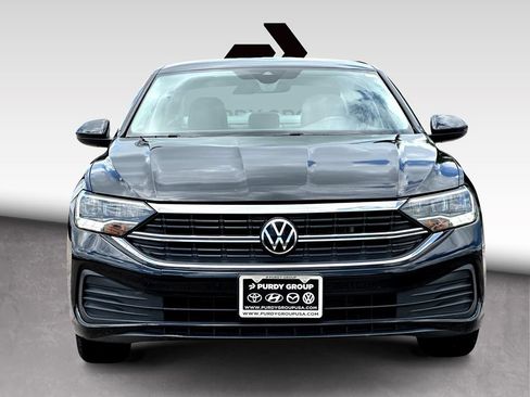 Certified 2024 Volkswagen Jetta SE FWD image 2