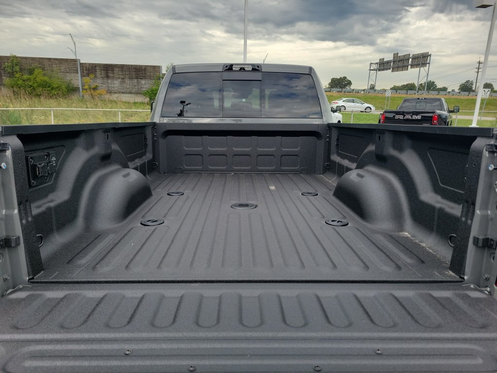 New 2027 RAM 3500 Big Horn AWD/4WD image 7