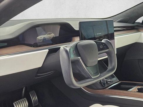 Used 2021 Tesla Model S Long Range image 9