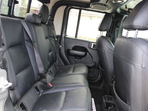 Used 2021 Jeep Gladiator Sport AWD/4WD image 10