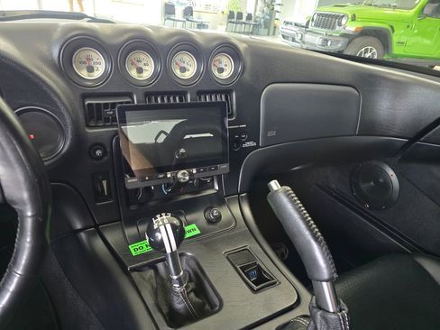 Used 2000 Dodge Viper RT/10 RWD image 13