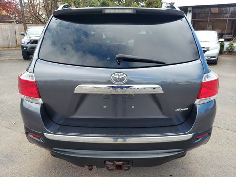 Used 2012 Toyota Highlander SE w/ Tow Pkg AWD/4WD image 5