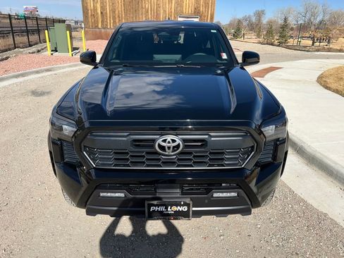 Used 2025 Toyota Tacoma TRD Off-Road w/ TRD Off Road Upgrade Package image 2