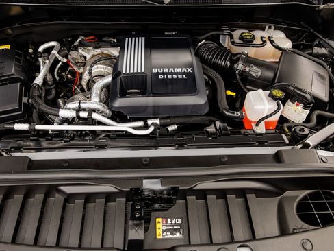 Used 2024 Chevrolet Silverado 1500 LT AWD/4WD image 27