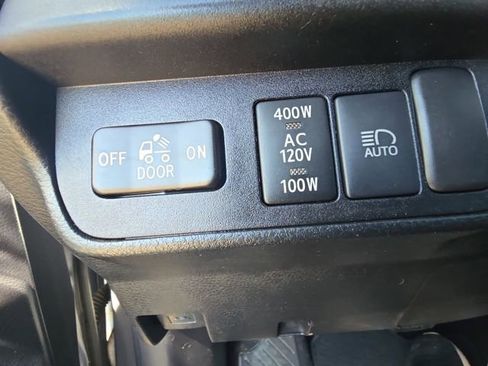 Used 2019 Toyota Tacoma TRD Off-Road image 25