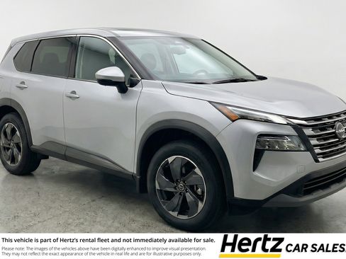 Used 2025 Nissan Rogue SV image 1