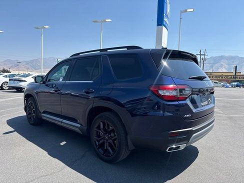Used 2025 Honda Pilot Touring image 6