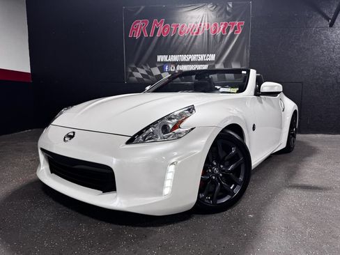Used 2015 Nissan 370Z Roadster RWD image 1