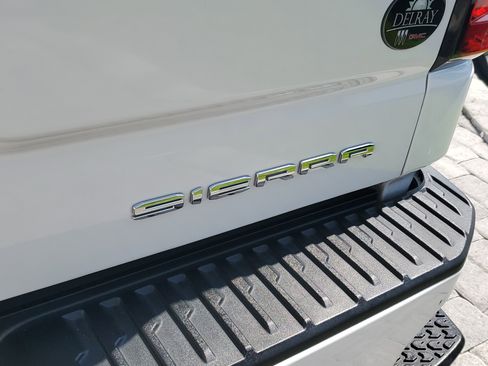 Used 2024 GMC Sierra 1500 Denali Ultimate AWD/4WD image 9