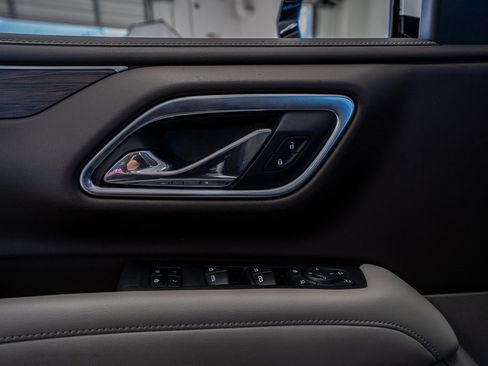 Used 2021 Chevrolet Tahoe Z71 w/ Luxury Package image 31