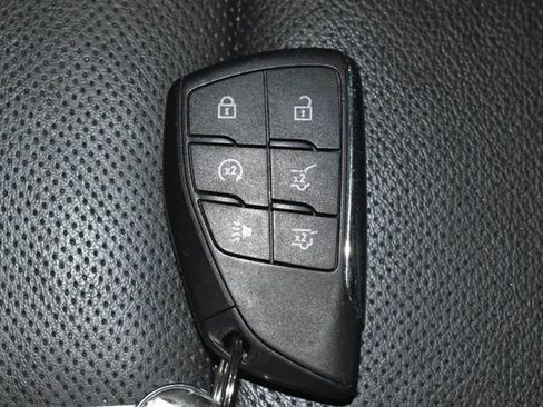 Used 2023 GMC Yukon XL SLT image 26