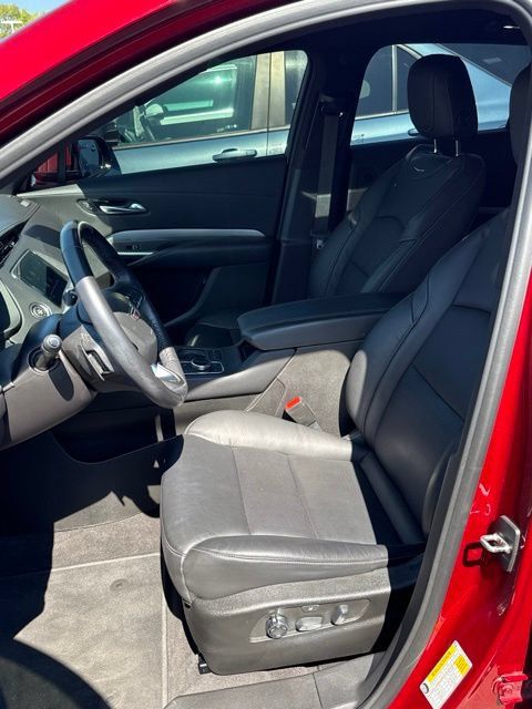 Used 2023 Cadillac XT4 Premium Luxury AWD/4WD image 13