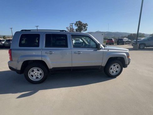 Used 2015 Jeep Patriot Sport w/ Power Value Group FWD image 9