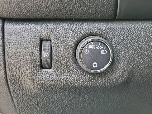 Used 2022 Chevrolet Colorado LT w/ Fleet Safety Package image 25