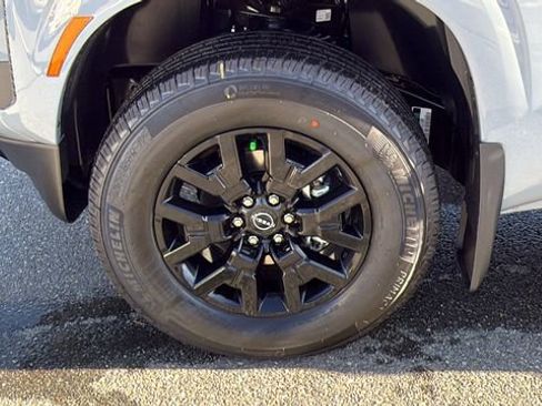 New 2026 Nissan Frontier SV w/ Tow Package AWD/4WD image 9