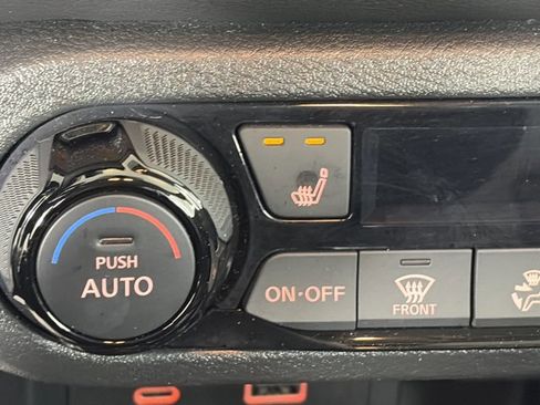 Certified 2021 Nissan Kicks SR w/ SR Premium Package image 22