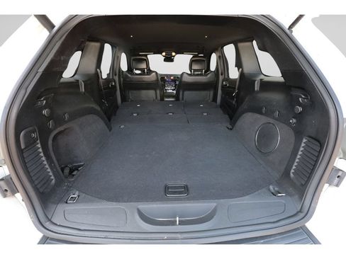Used 2019 Jeep Grand Cherokee Laredo w/ Laredo X Package RWD image 29