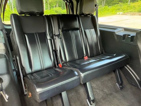 Used 2016 Lincoln Navigator L Select image 23