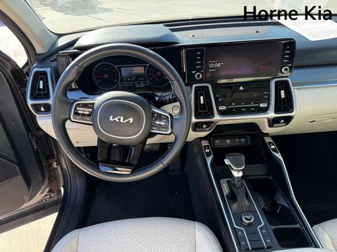Certified 2023 Kia Sorento S w/ Panoramic Sunroof Package image 15