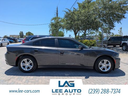Used 2020 Dodge Charger SXT w/ Leather Interior Group RWD image 2