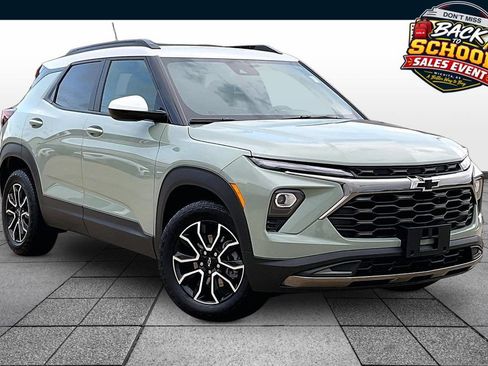 Used 2024 Chevrolet TrailBlazer ACTIV w/ Driver Confidence Package AWD/4WD image 2